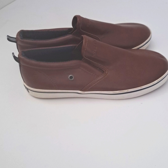 Boy's Brown Nautica Slip-On Shoes size 4 - Picture 1 of 6